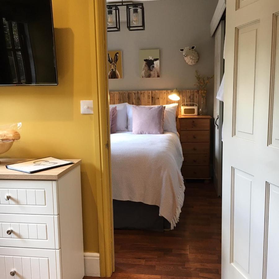 Romantic, Secluded Cottage In Cardinham Woods, Cornwall エクステリア 写真