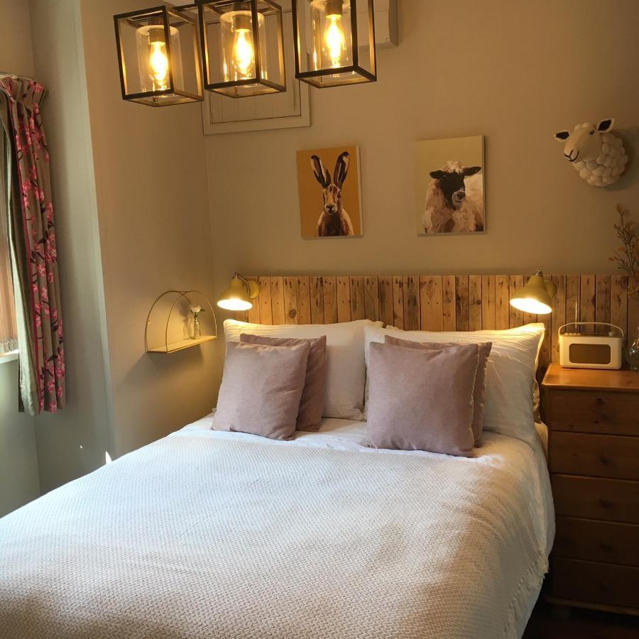 Romantic, Secluded Cottage In Cardinham Woods, Cornwall エクステリア 写真